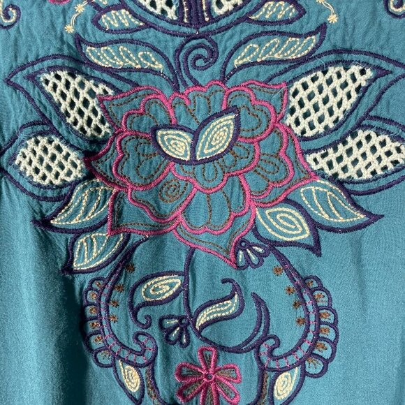 Anthropologie Flying Tomato Women's Embroidered Floral Teal Green Top Medium! - Picture 3 of 6
